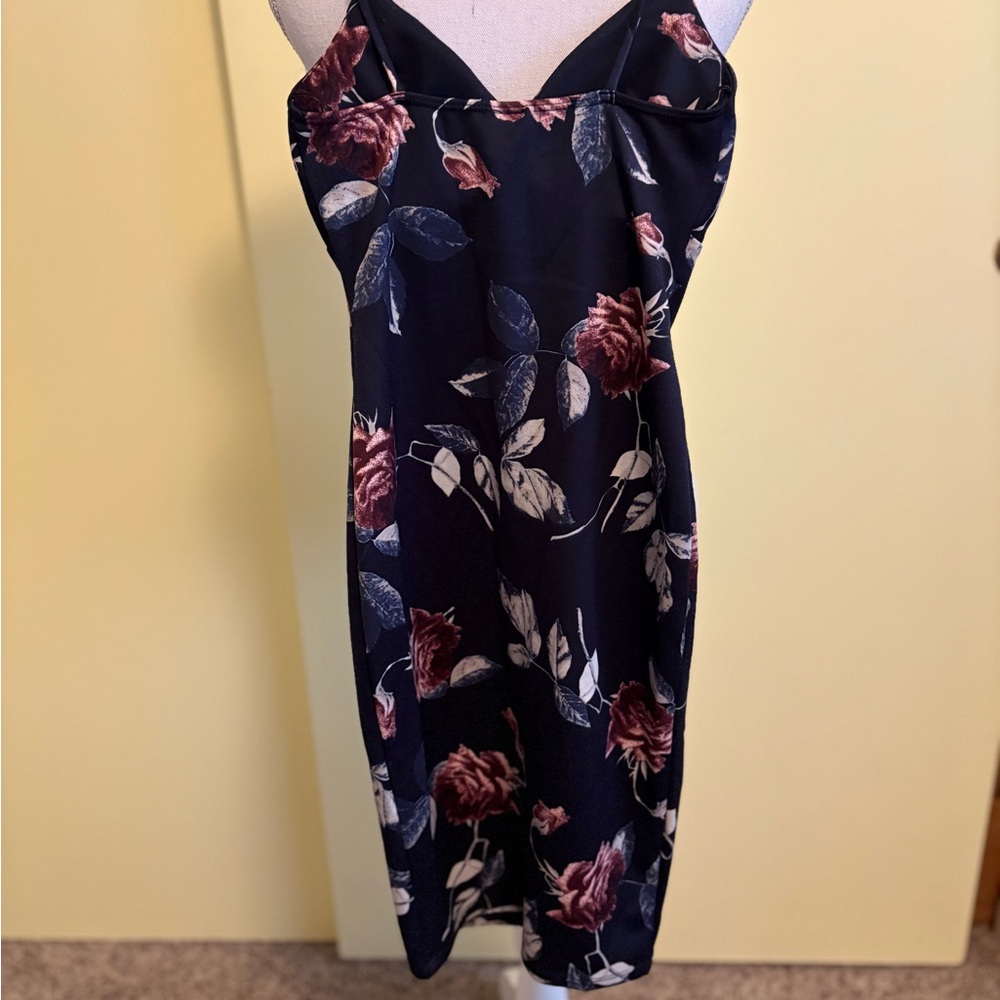 Windsor Navy and Rose Floral Midi Dress - Picture 2 of 4